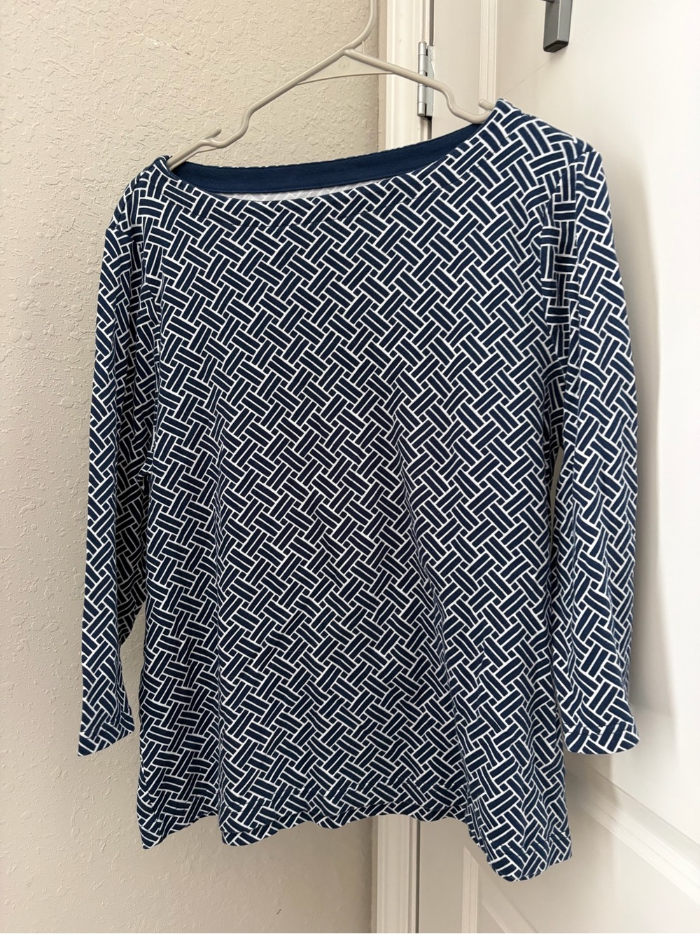 croft & barrow Navy and White Geometric Long Sleeve Top